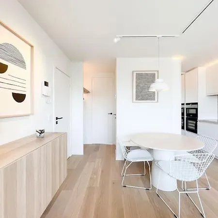 アパート Cosy Penthouse Op Toplocatie Met Parking